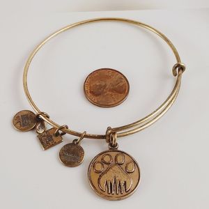 Alex and Ani Rafaelian Gold NYC Paw Print Bracelet